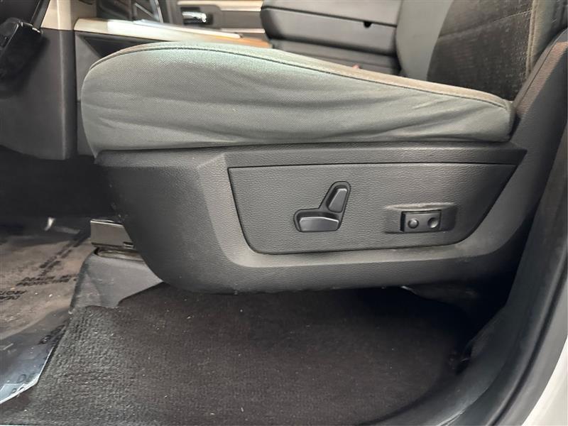 RAM 1500 SLT Quad Cab 4WD 2014