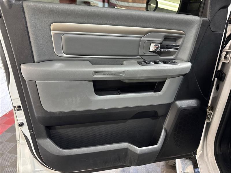 RAM 1500 SLT Quad Cab 4WD 2014