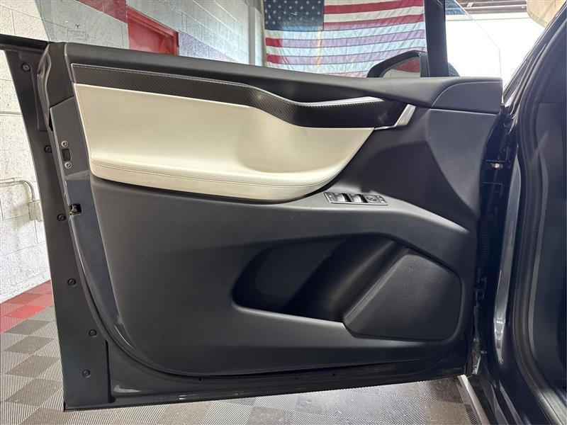 Tesla Model X 90D 2017