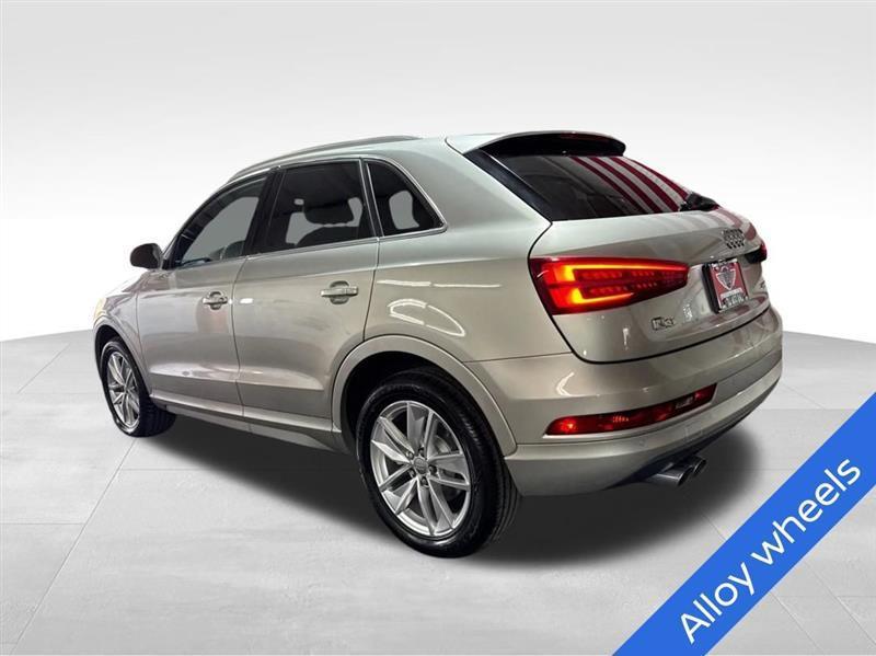 Audi Q3 2.0T quattro Premium Plus 2016