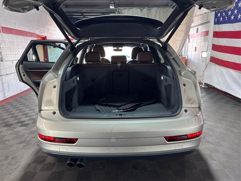 Audi Q3 2.0T quattro Premium Plus 2016