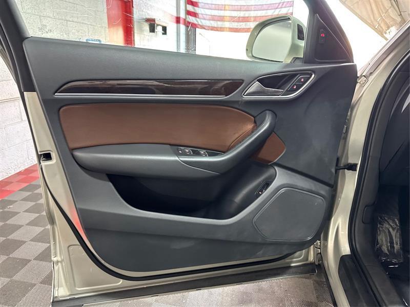 Audi Q3 2.0T quattro Premium Plus 2016