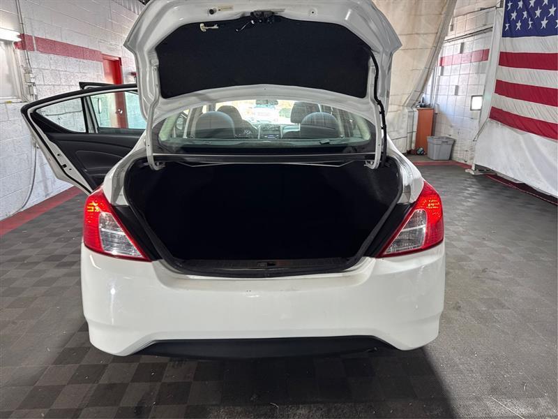 Nissan Versa 1.6 S 5M 2019