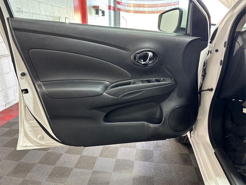 Nissan Versa 1.6 S 5M 2019