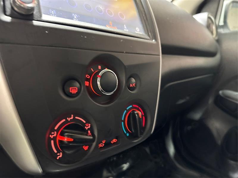 Nissan Versa 1.6 S 5M 2019