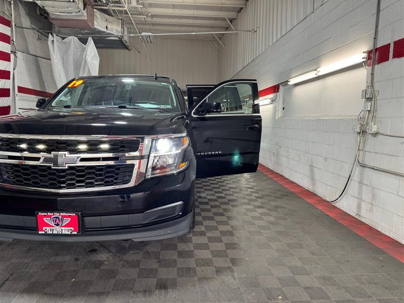 Chevrolet Suburban LT 4WD 2019
