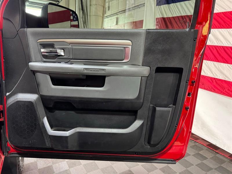 RAM 3500 Tradesman Regular Cab 4WD 2015