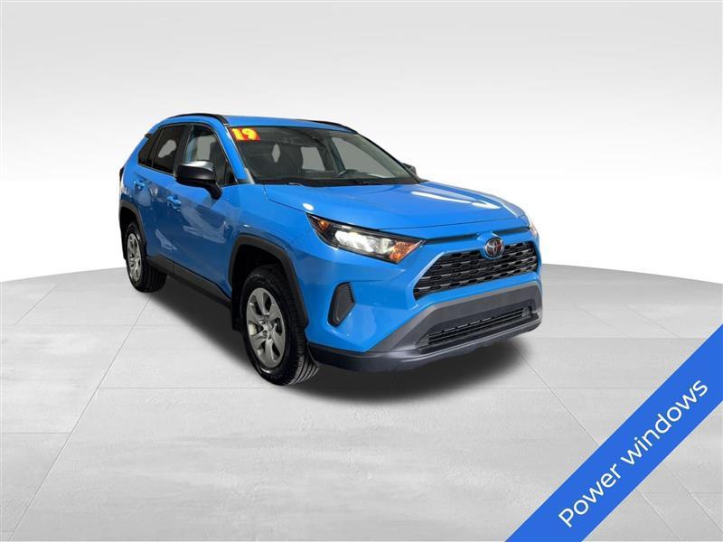 Toyota RAV4 LE AWD 2019