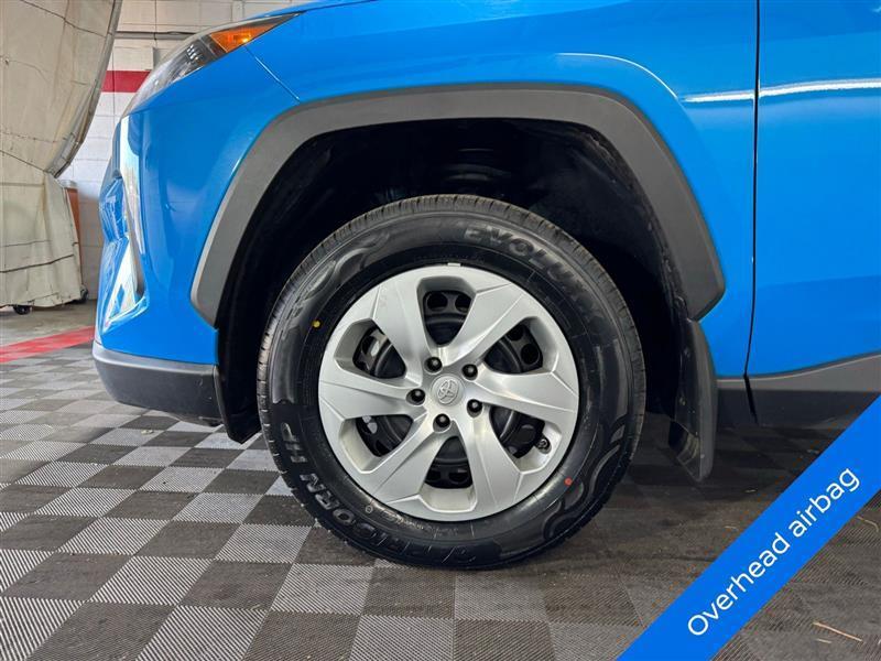 Toyota RAV4 LE AWD 2019
