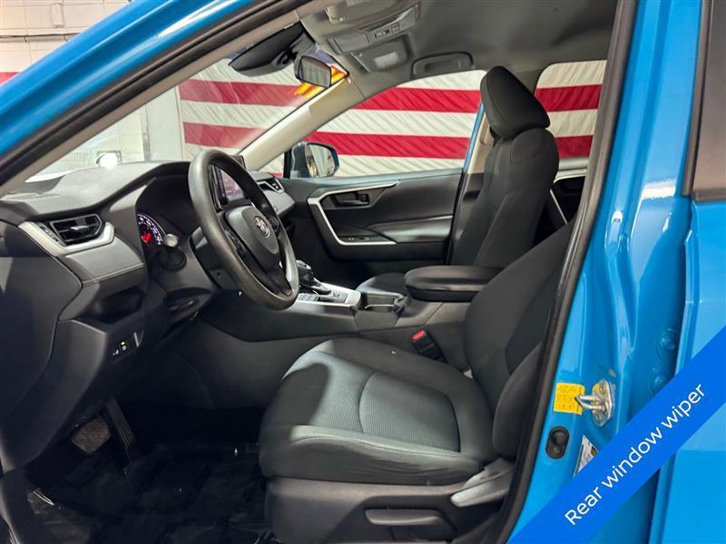 Toyota RAV4 LE AWD 2019