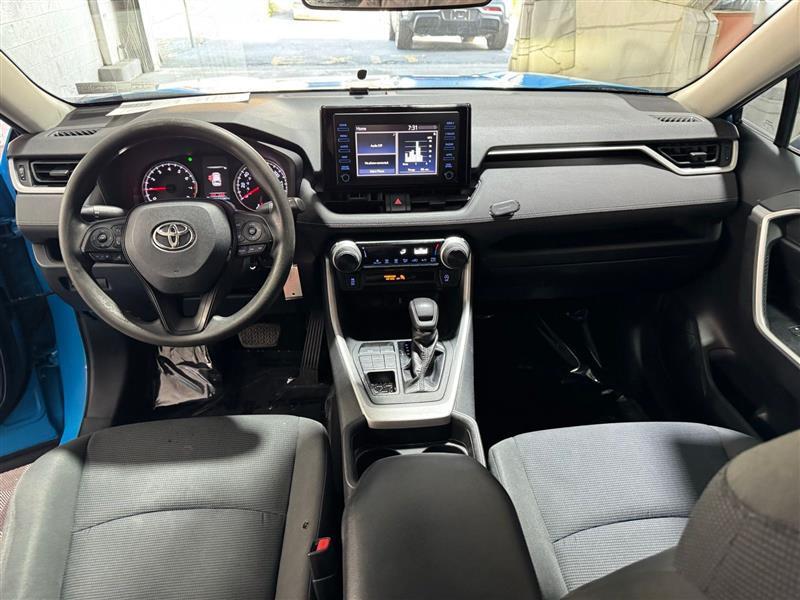 Toyota RAV4 LE AWD 2019