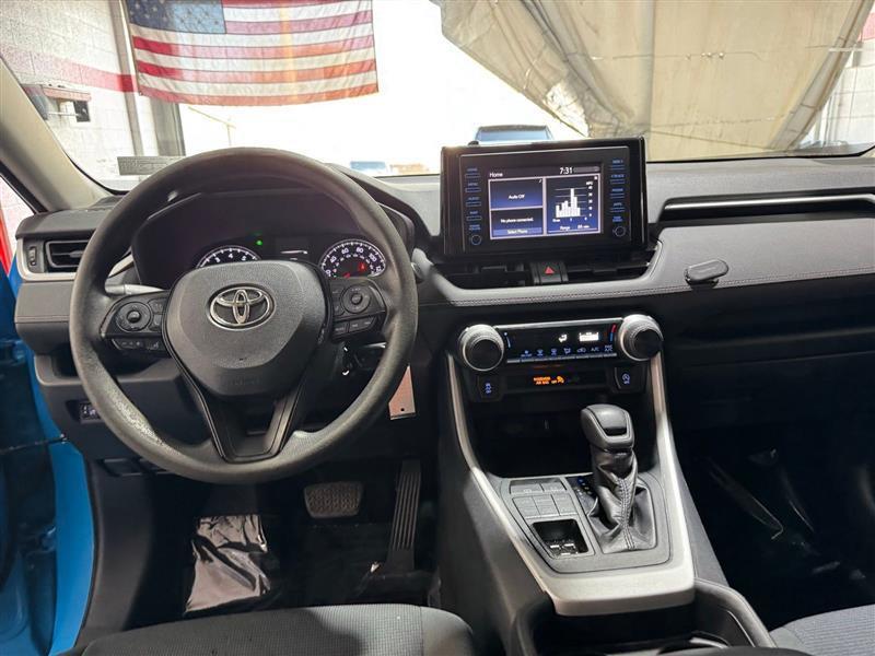Toyota RAV4 LE AWD 2019
