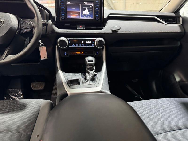 Toyota RAV4 LE AWD 2019