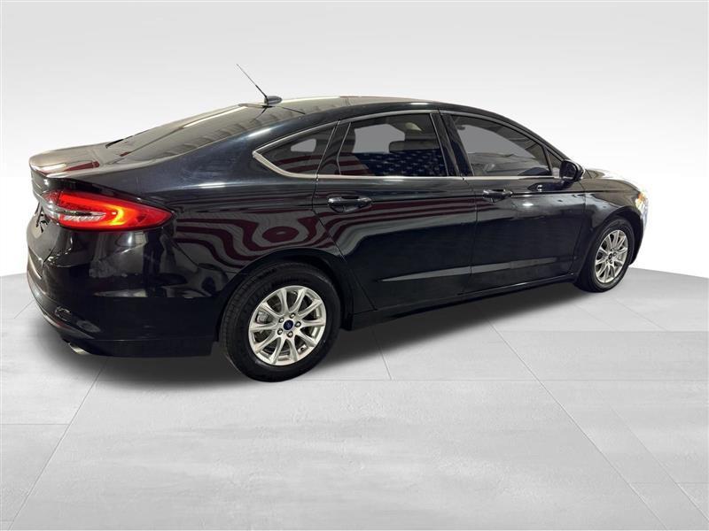 Ford Fusion S 2017