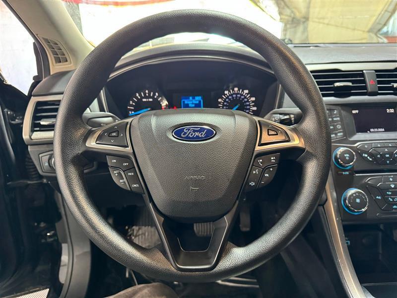 Ford Fusion S 2017