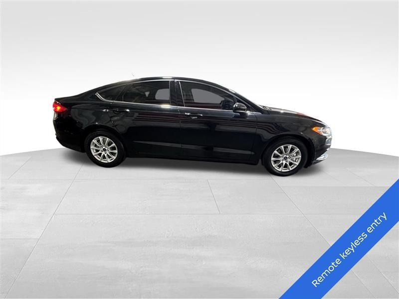 Ford Fusion S 2017