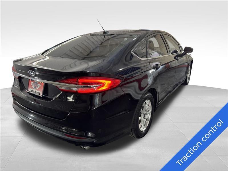 Ford Fusion S 2017