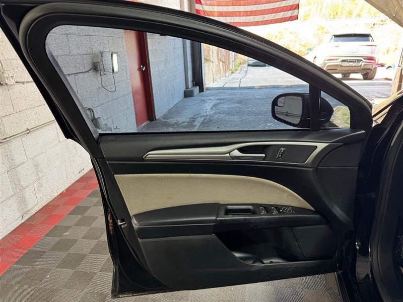Ford Fusion S 2017