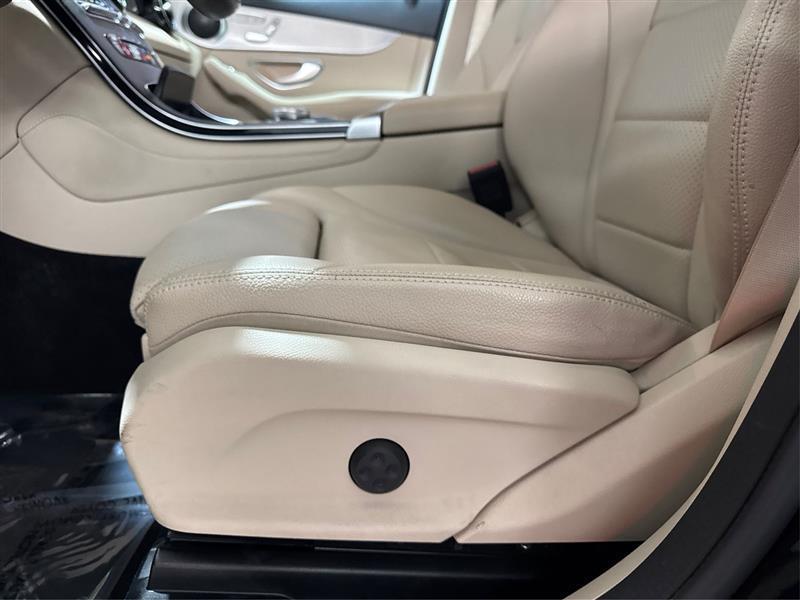 Mercedes-Benz GLC-Class GLC300 4MATIC 2019