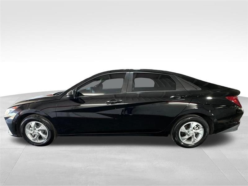 Hyundai Elantra SE 2023