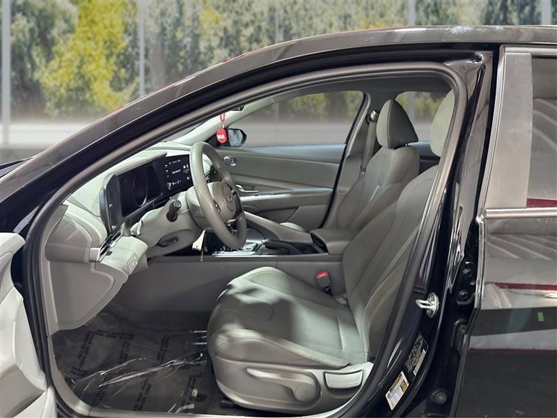 Hyundai Elantra SE 2023