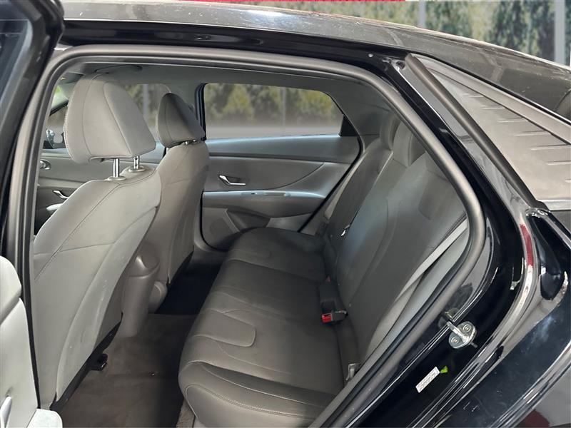 Hyundai Elantra SE 2023