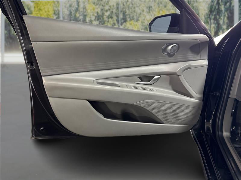 Hyundai Elantra SE 2023