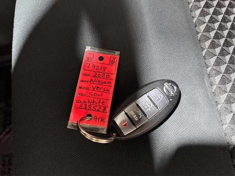 Nissan Versa S CVT 2020