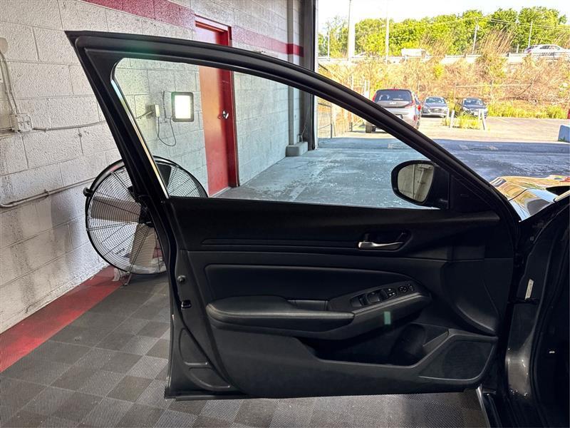 Nissan Altima 2.5 SV 2024
