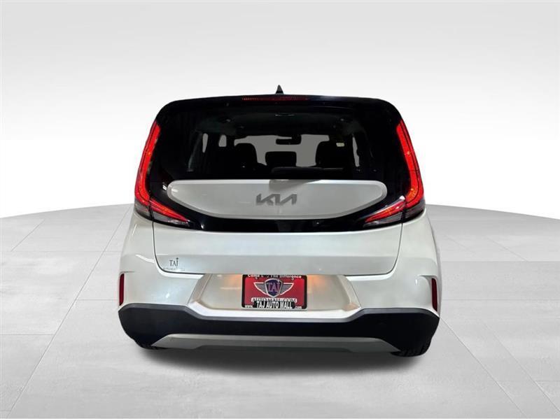 Kia Soul LX CVT 2023