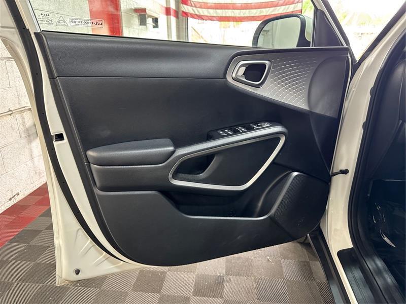 Kia Soul LX CVT 2023