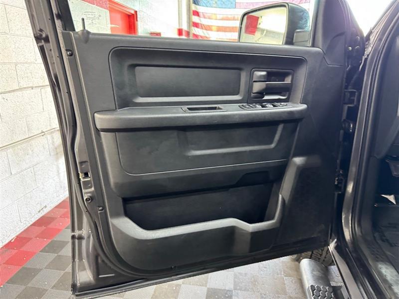 RAM 1500 Tradesman Quad Cab 4WD 2018