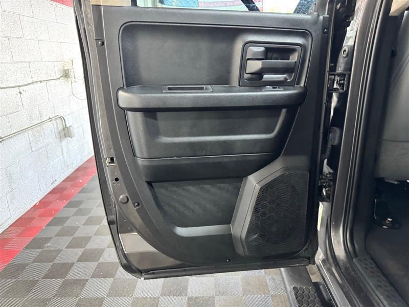 RAM 1500 Tradesman Quad Cab 4WD 2018