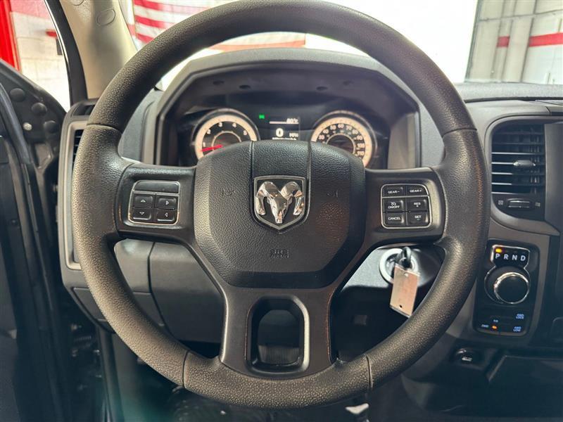 RAM 1500 Tradesman Quad Cab 4WD 2018