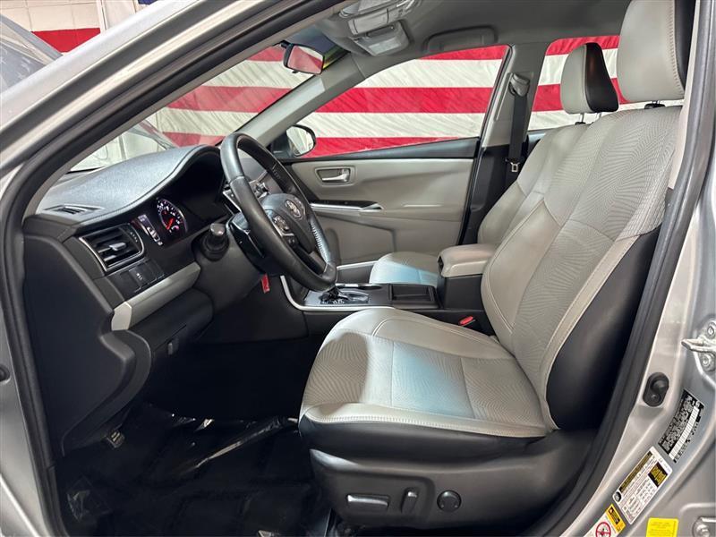Toyota Camry SE 2017