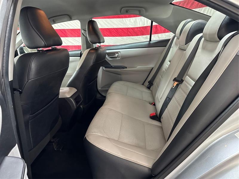 Toyota Camry SE 2017