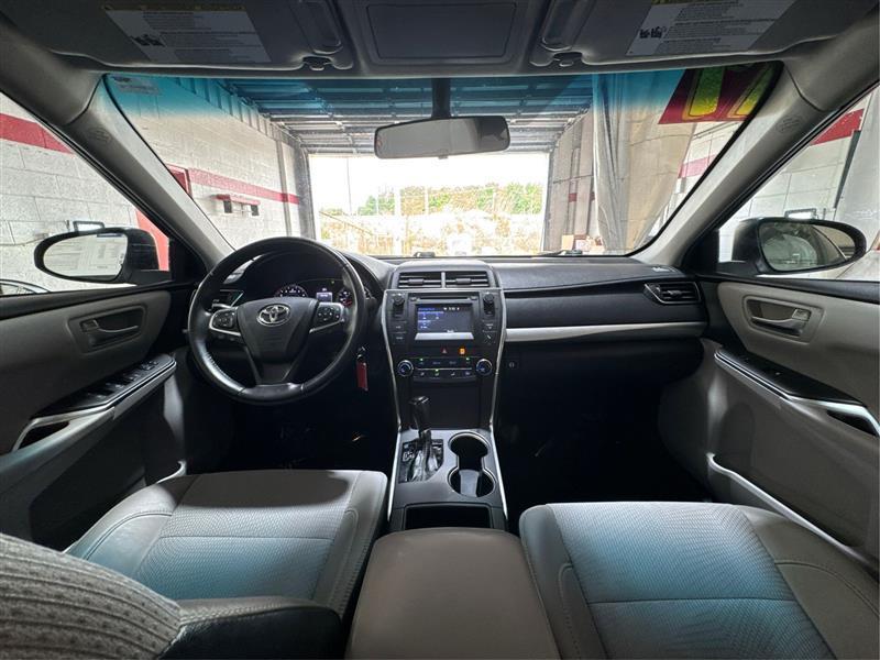 Toyota Camry SE 2017