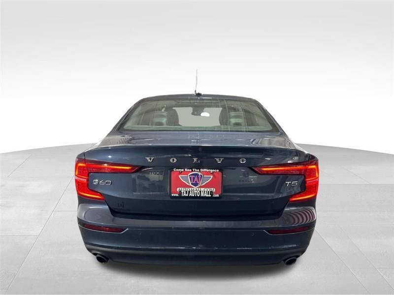 Volvo S60 T5 Momentum 2019