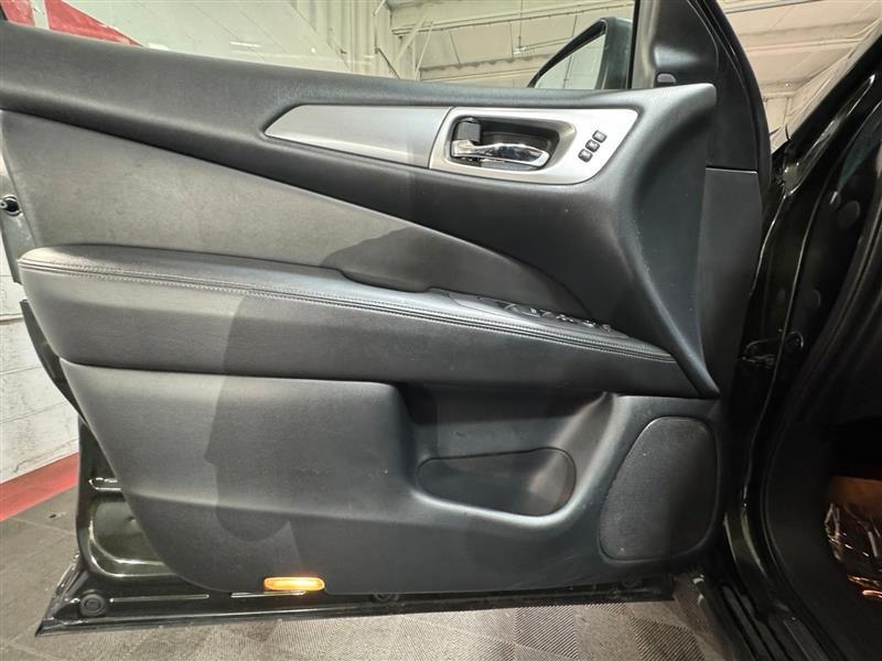 Nissan Pathfinder SL 4WD 2019