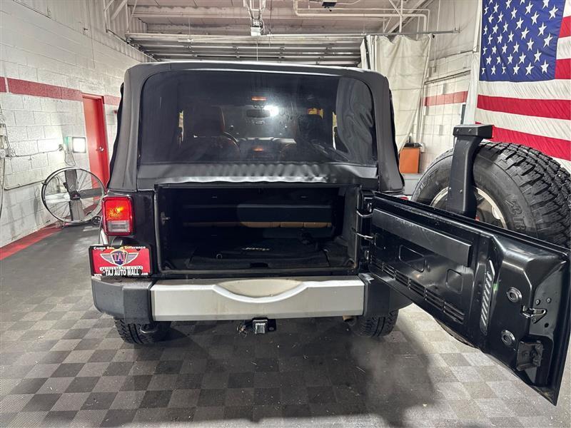 Jeep Wrangler Sahara 4WD 2015
