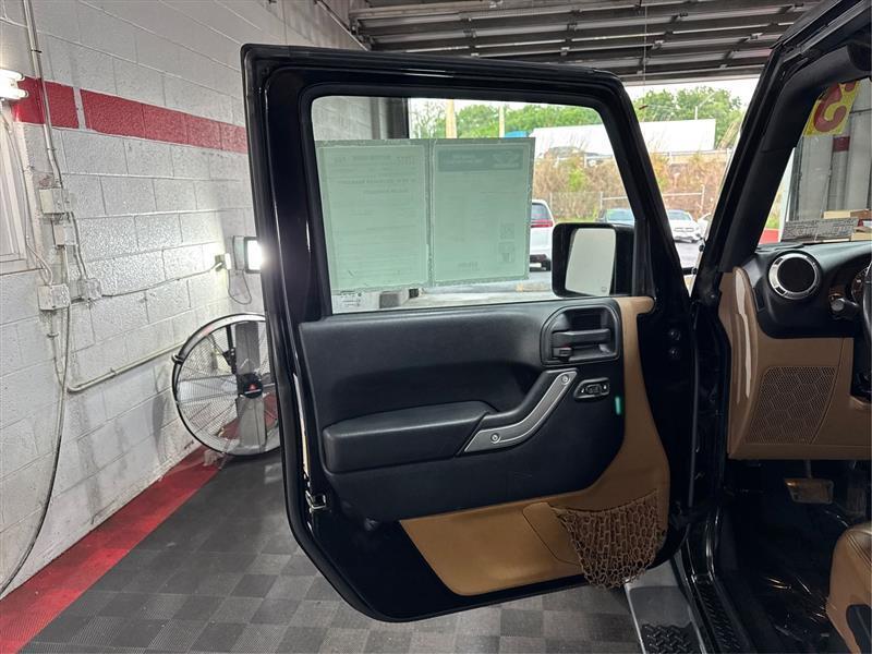 Jeep Wrangler Sahara 4WD 2015