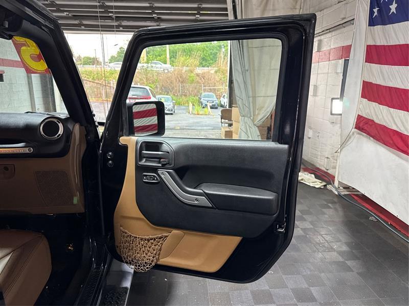 Jeep Wrangler Sahara 4WD 2015