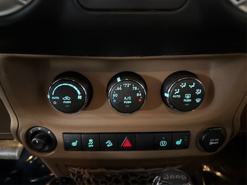 Jeep Wrangler Sahara 4WD 2015
