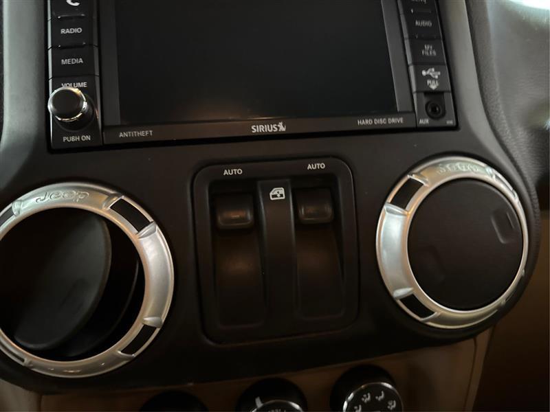 Jeep Wrangler Sahara 4WD 2015