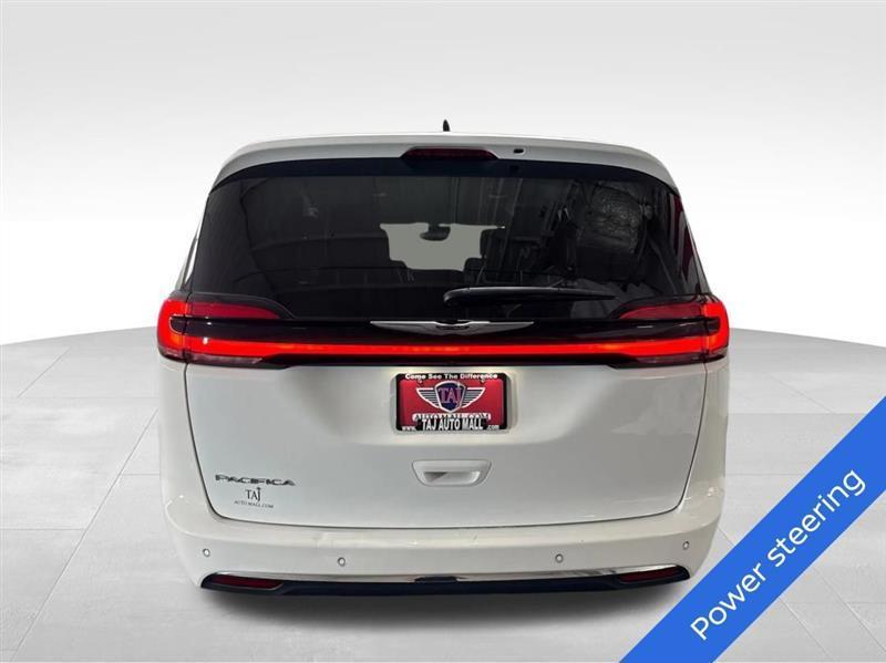 Chrysler Pacifica Touring L 2023