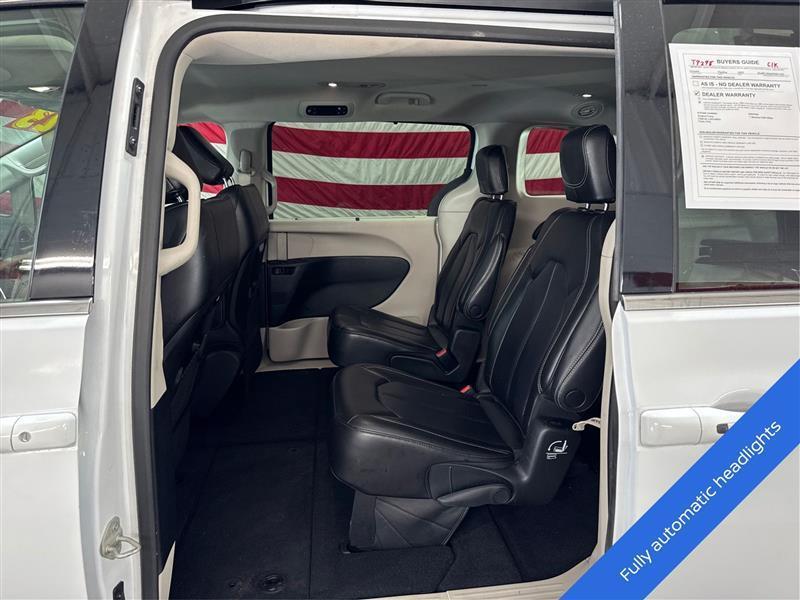 Chrysler Pacifica Touring L 2023