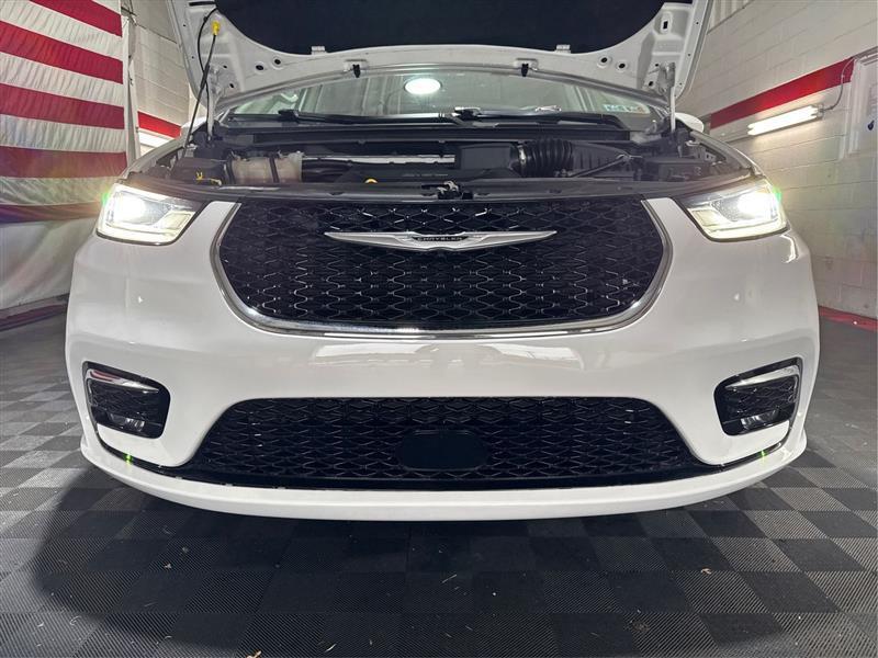 Chrysler Pacifica Touring L 2023