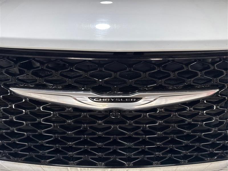 Chrysler Pacifica Touring L 2023