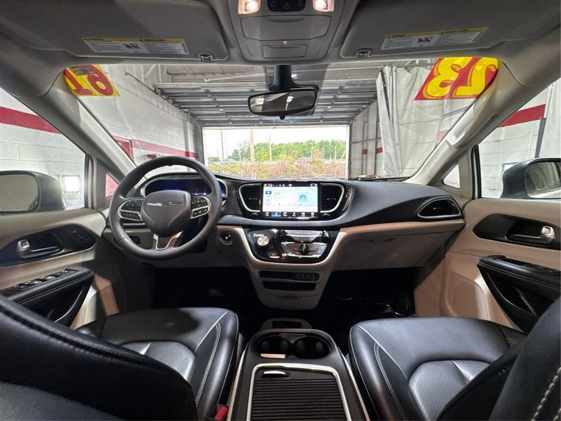 Chrysler Pacifica Touring L 2023