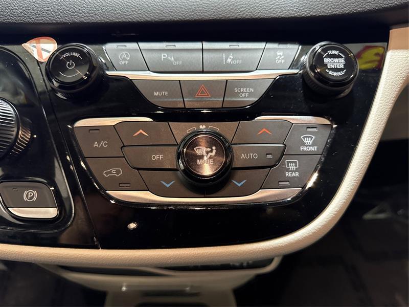 Chrysler Pacifica Touring L 2023